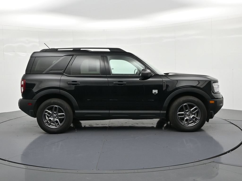 Ford Bronco Sport Vehicle Full-screen Gallery Image 5