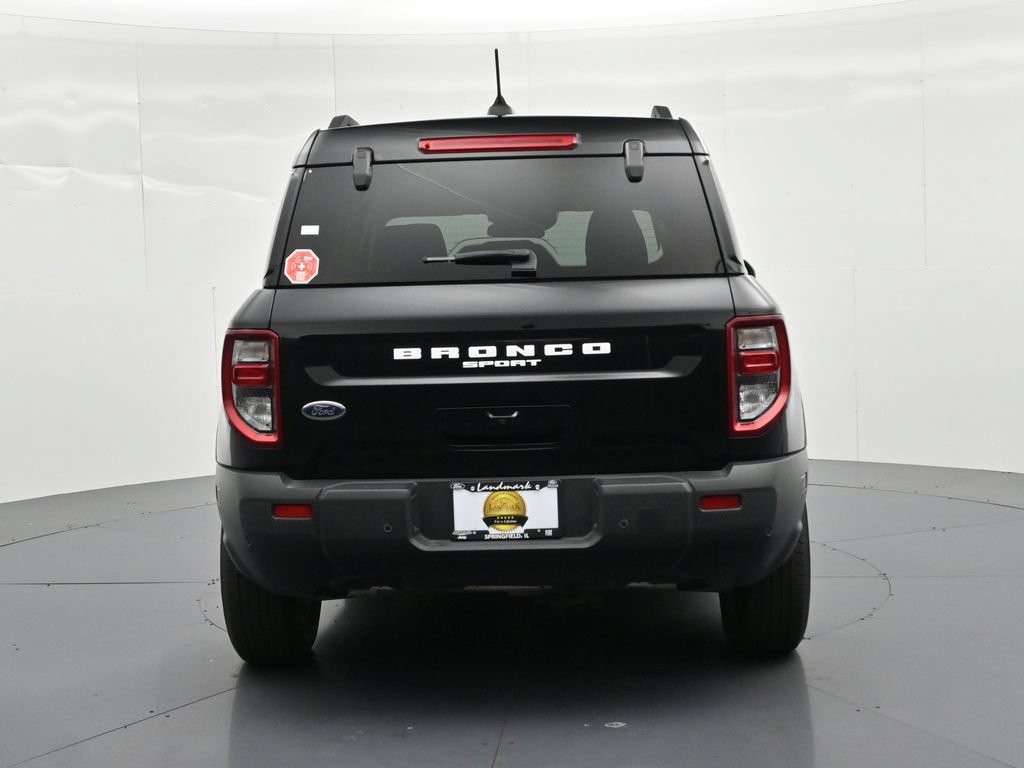 Ford Bronco Sport Vehicle Full-screen Gallery Image 7