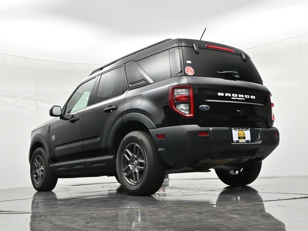 Ford Bronco Sport Vehicle Full-screen Gallery Image 19
