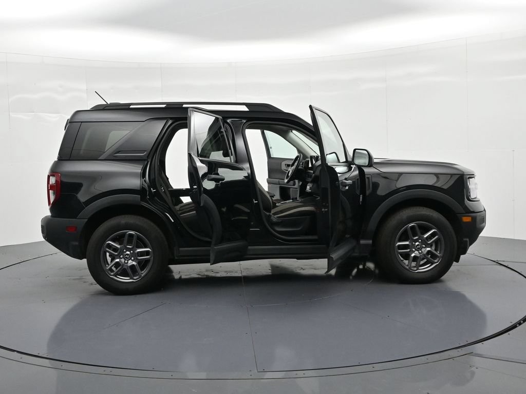 Ford Bronco Sport Vehicle Full-screen Gallery Image 23