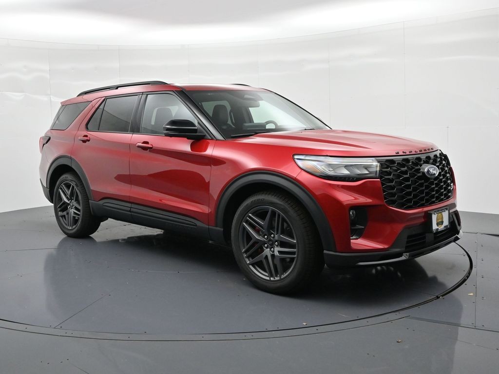 Ford Explorer Vehicle Full-screen Gallery Image 4