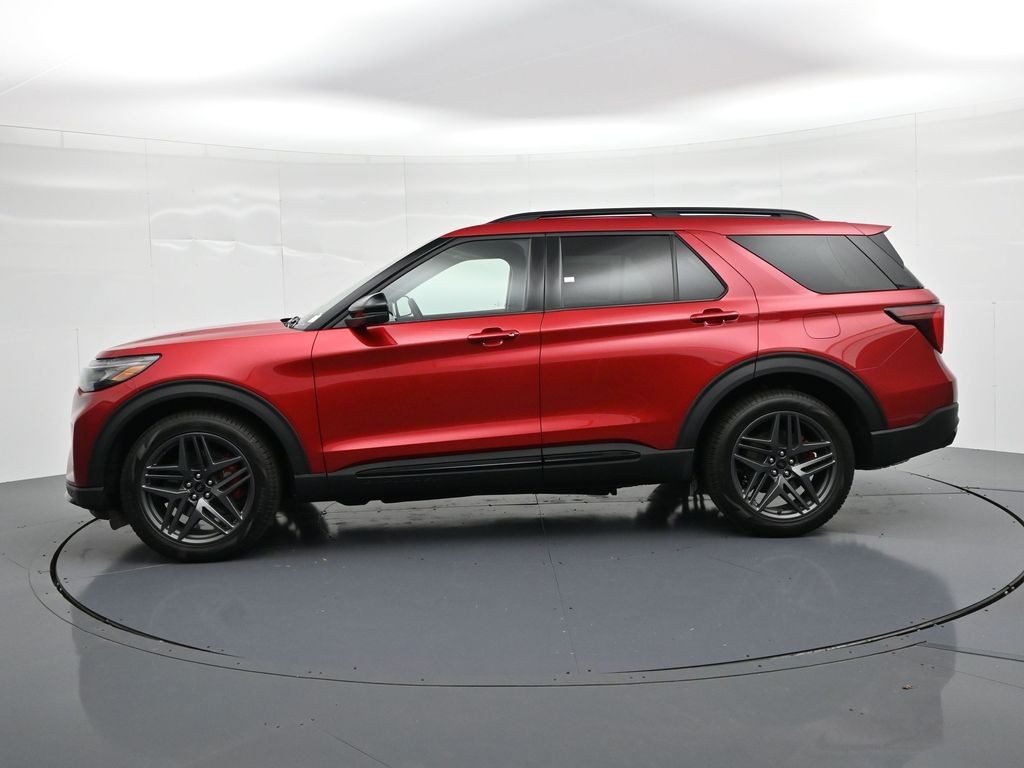 Ford Explorer Vehicle Full-screen Gallery Image 9