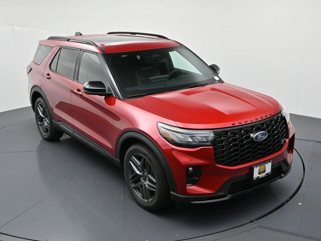 Ford Explorer Vehicle Full-screen Gallery Image 17