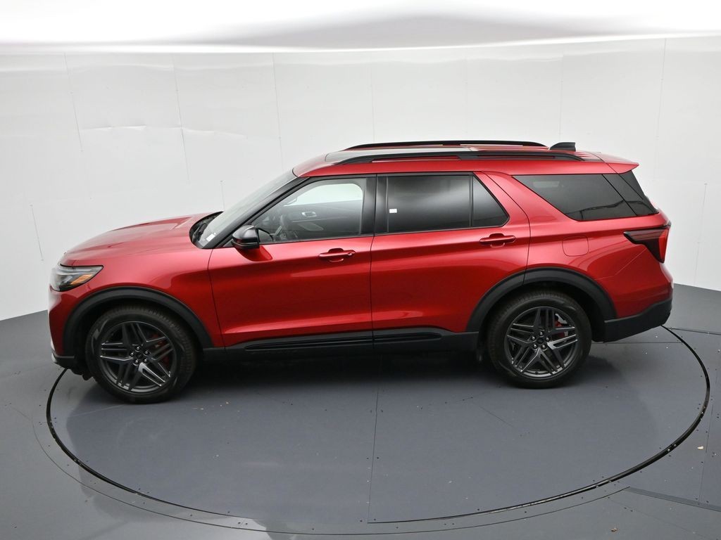 Ford Explorer Vehicle Full-screen Gallery Image 20
