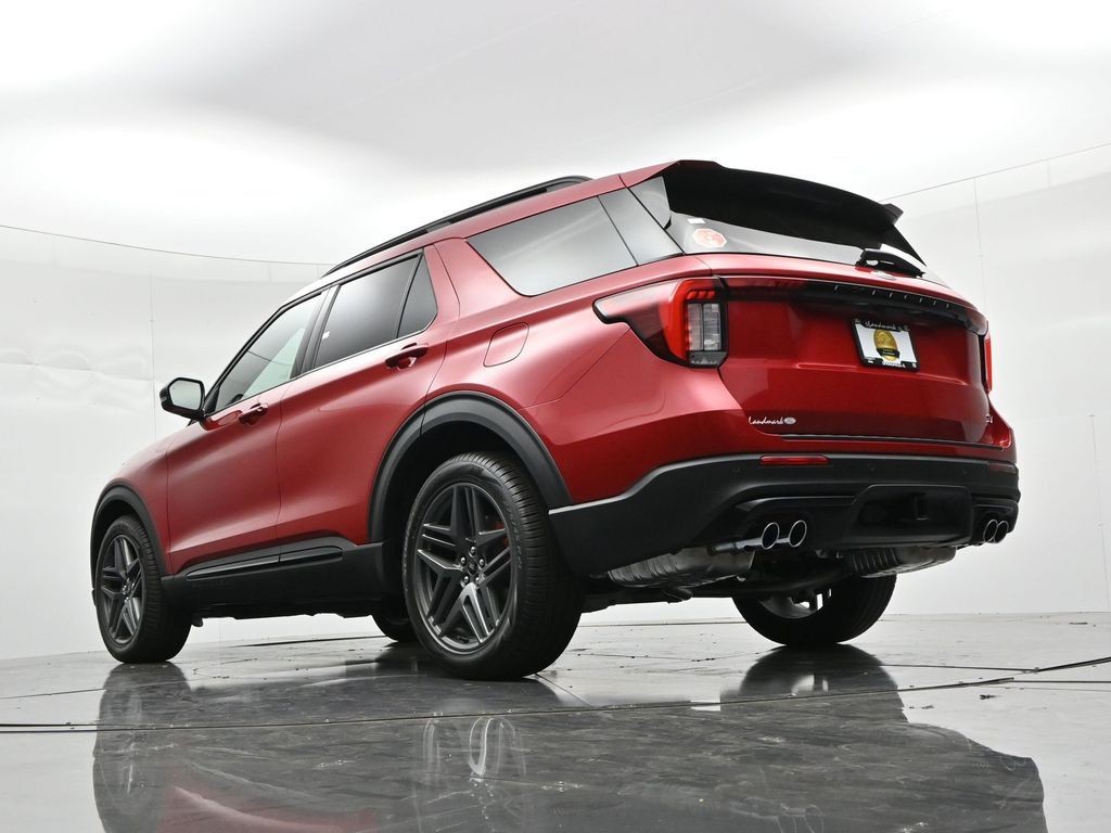 Ford Explorer Vehicle Full-screen Gallery Image 21