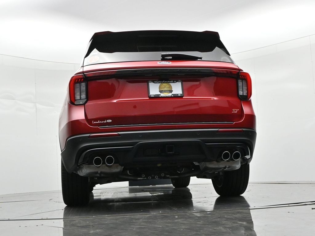 Ford Explorer Vehicle Full-screen Gallery Image 22