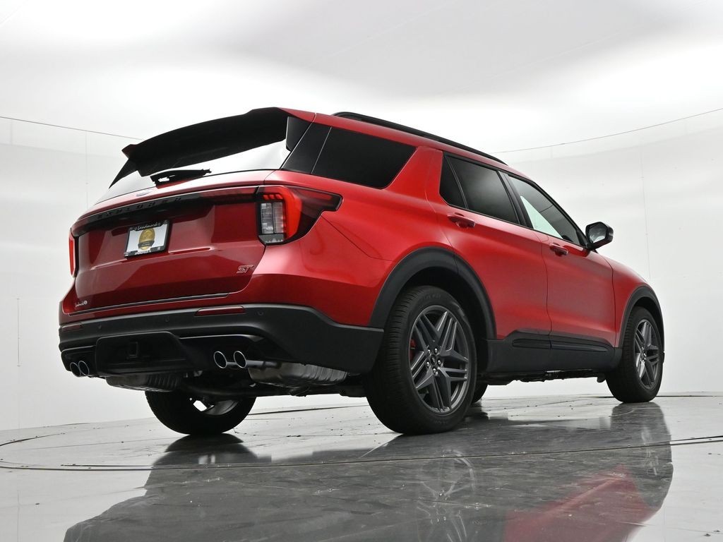Ford Explorer Vehicle Full-screen Gallery Image 23