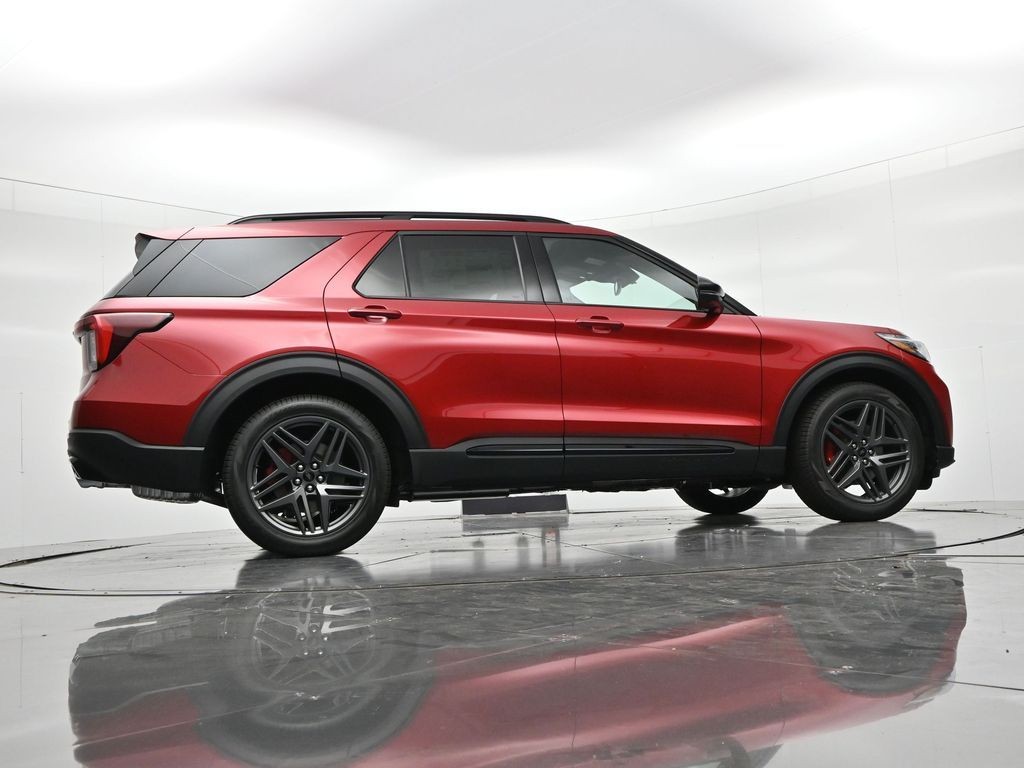 Ford Explorer Vehicle Full-screen Gallery Image 24