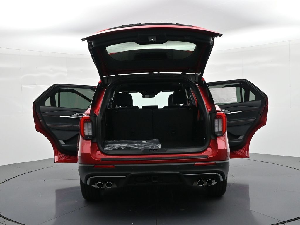 Ford Explorer Vehicle Full-screen Gallery Image 28