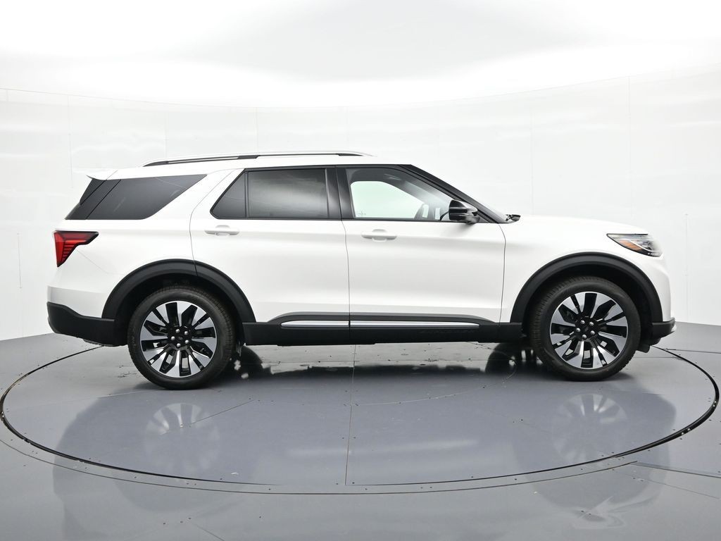 Ford Explorer Vehicle Full-screen Gallery Image 5