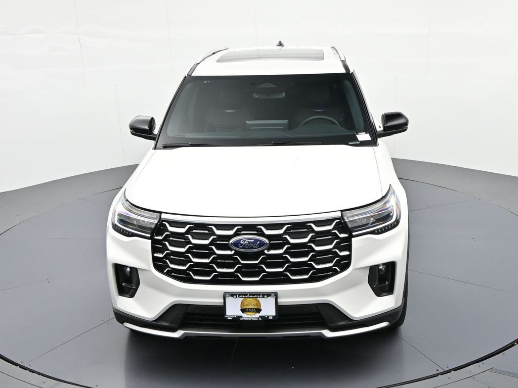 Ford Explorer Vehicle Full-screen Gallery Image 26