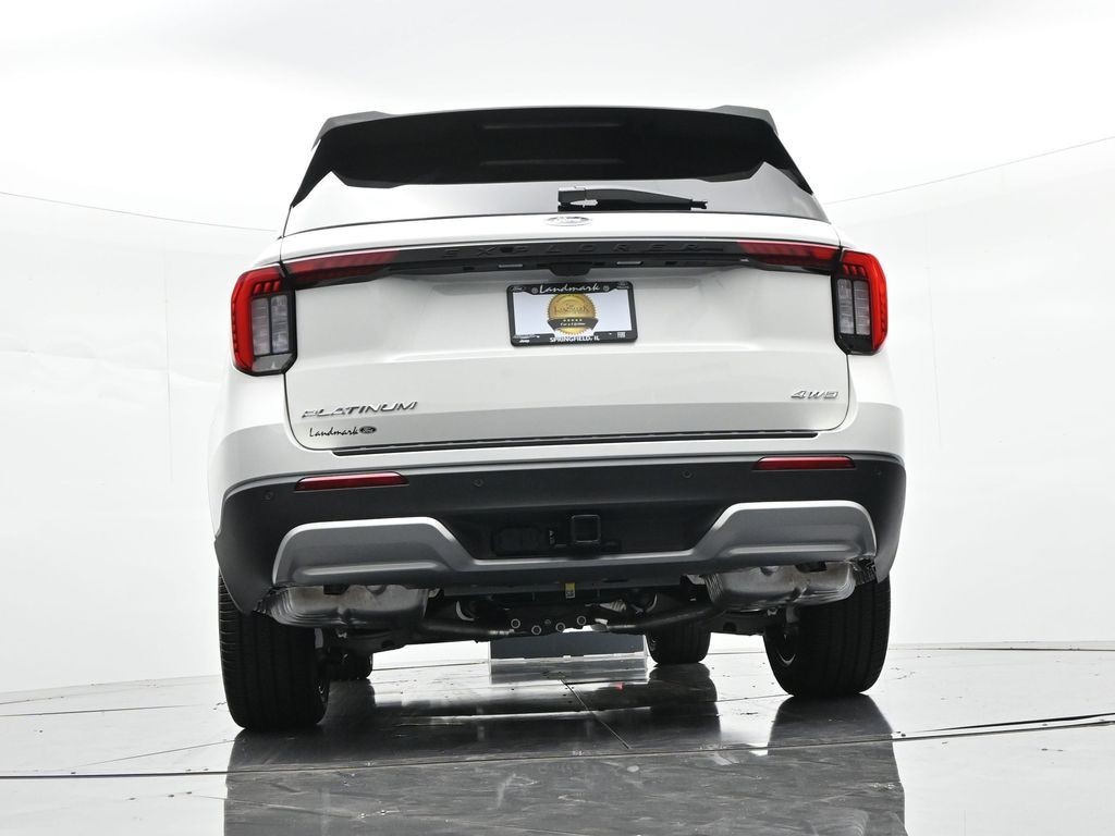 Ford Explorer Vehicle Full-screen Gallery Image 30