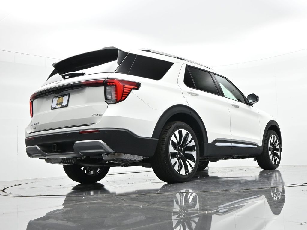 Ford Explorer Vehicle Full-screen Gallery Image 31