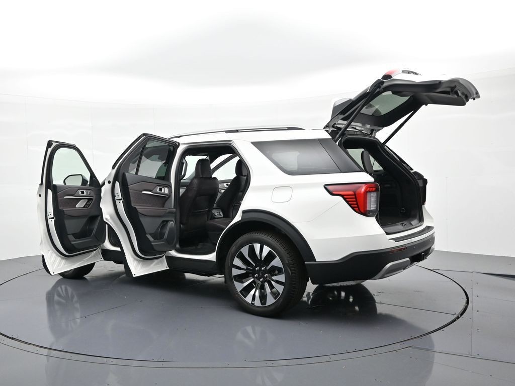 Ford Explorer Vehicle Full-screen Gallery Image 34