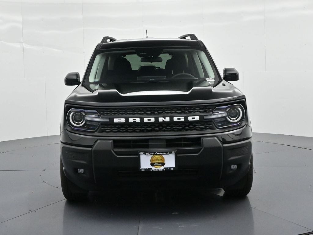 Ford Bronco Sport Vehicle Full-screen Gallery Image 3