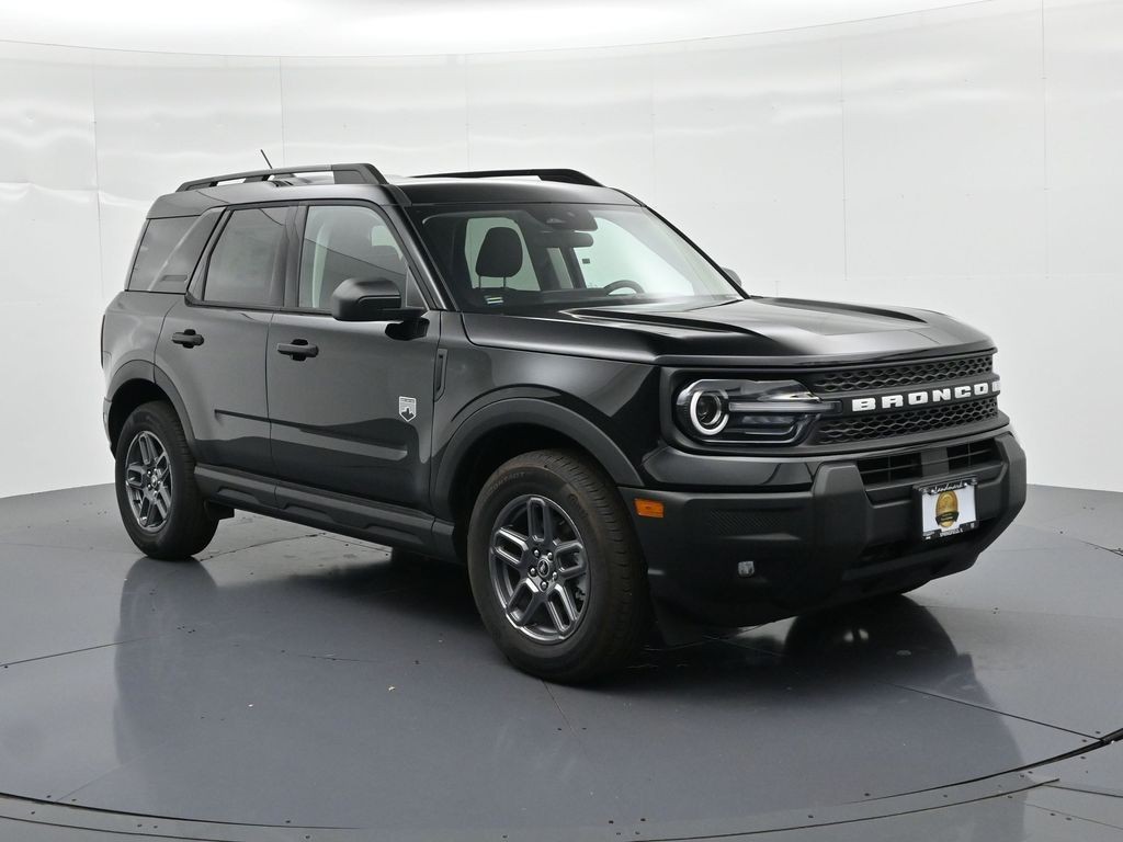 Ford Bronco Sport Vehicle Full-screen Gallery Image 4