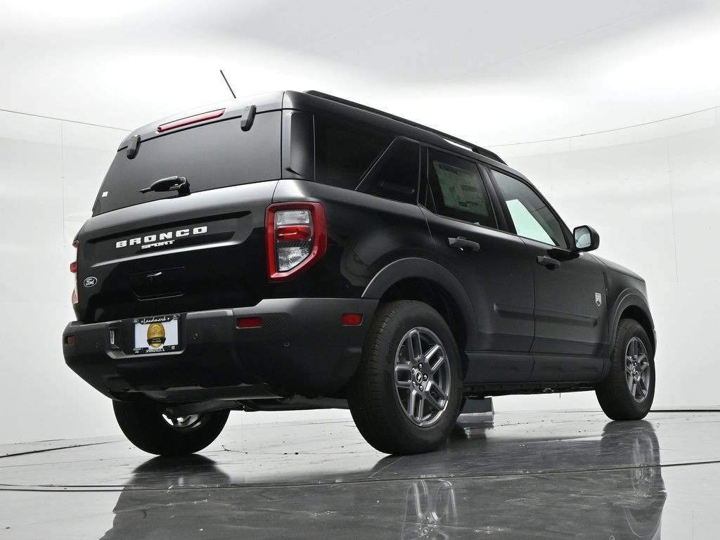 Ford Bronco Sport Vehicle Full-screen Gallery Image 21