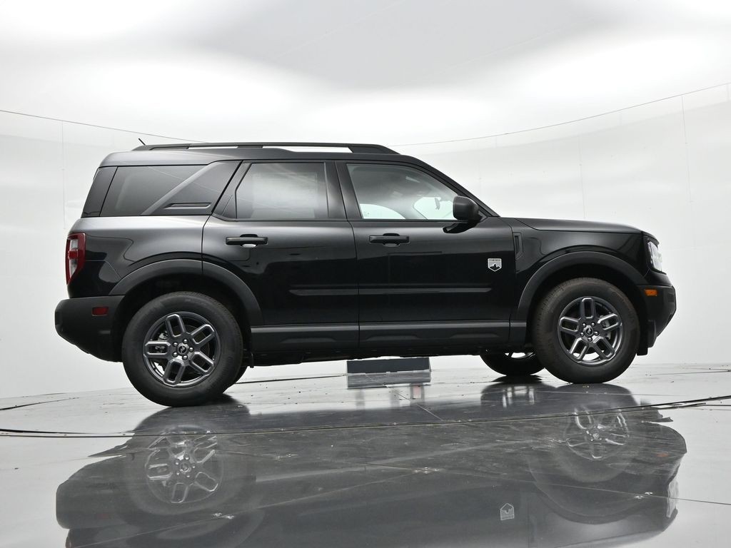 Ford Bronco Sport Vehicle Full-screen Gallery Image 22