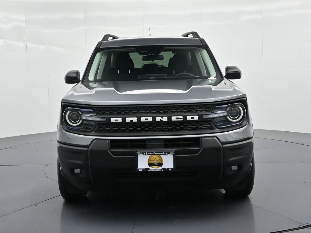 Ford Bronco Sport Vehicle Full-screen Gallery Image 3