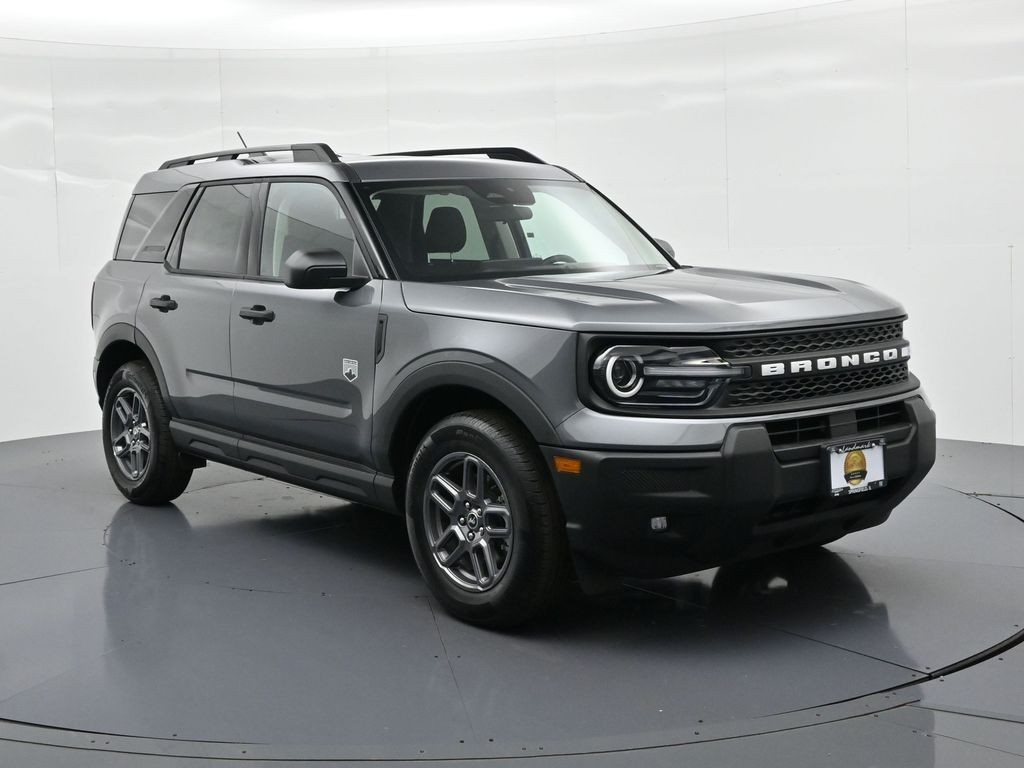 Ford Bronco Sport Vehicle Full-screen Gallery Image 4