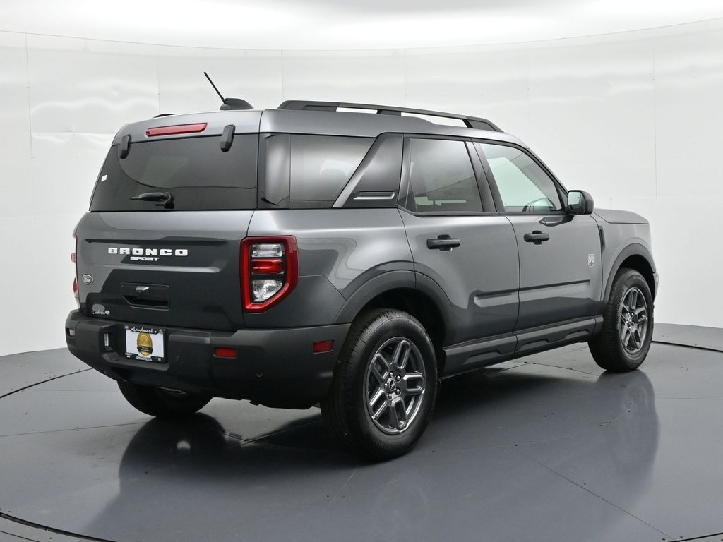 Ford Bronco Sport Vehicle Full-screen Gallery Image 6