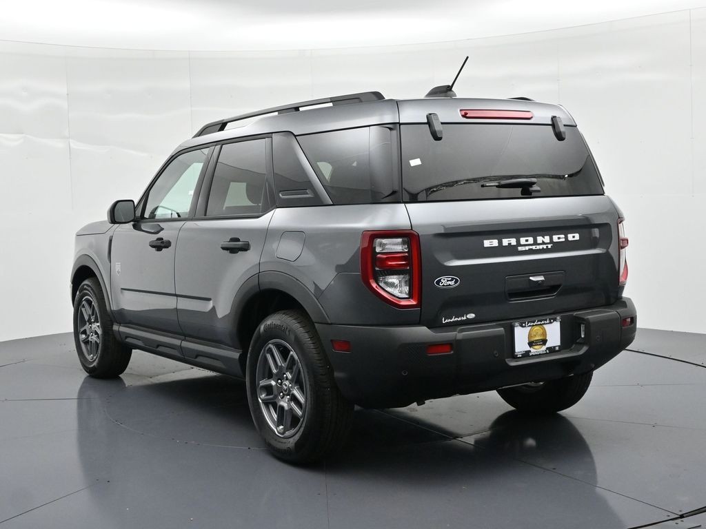 Ford Bronco Sport Vehicle Full-screen Gallery Image 8