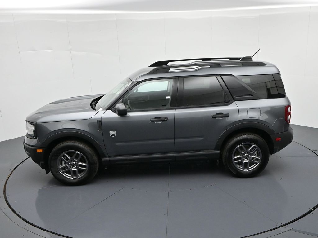 Ford Bronco Sport Vehicle Full-screen Gallery Image 18