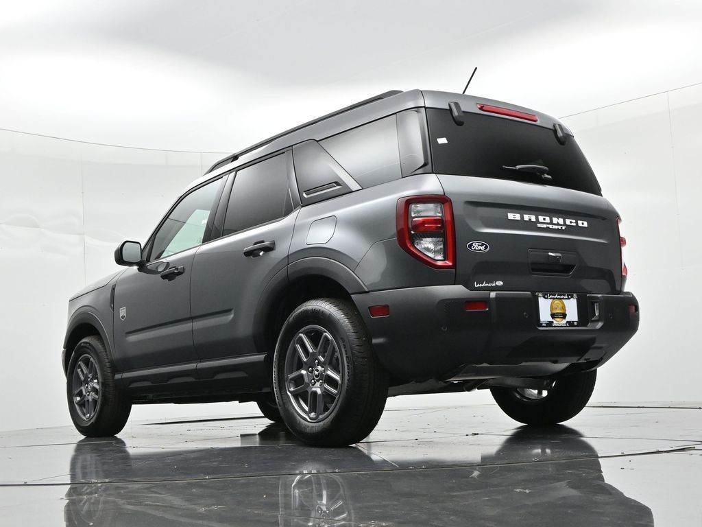 Ford Bronco Sport Vehicle Full-screen Gallery Image 19