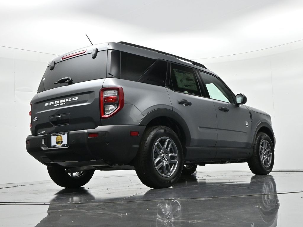 Ford Bronco Sport Vehicle Full-screen Gallery Image 21