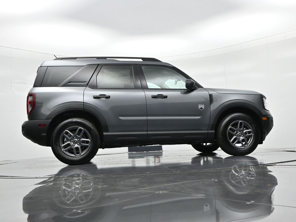 Ford Bronco Sport Vehicle Full-screen Gallery Image 22