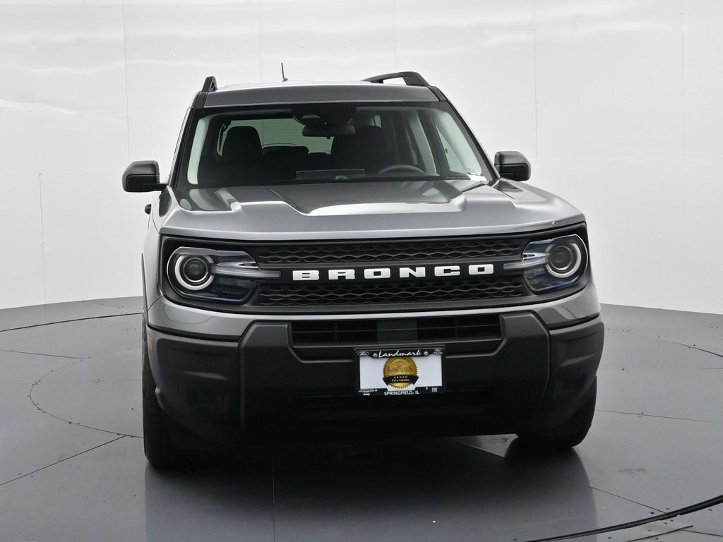 Ford Bronco Sport Vehicle Full-screen Gallery Image 3