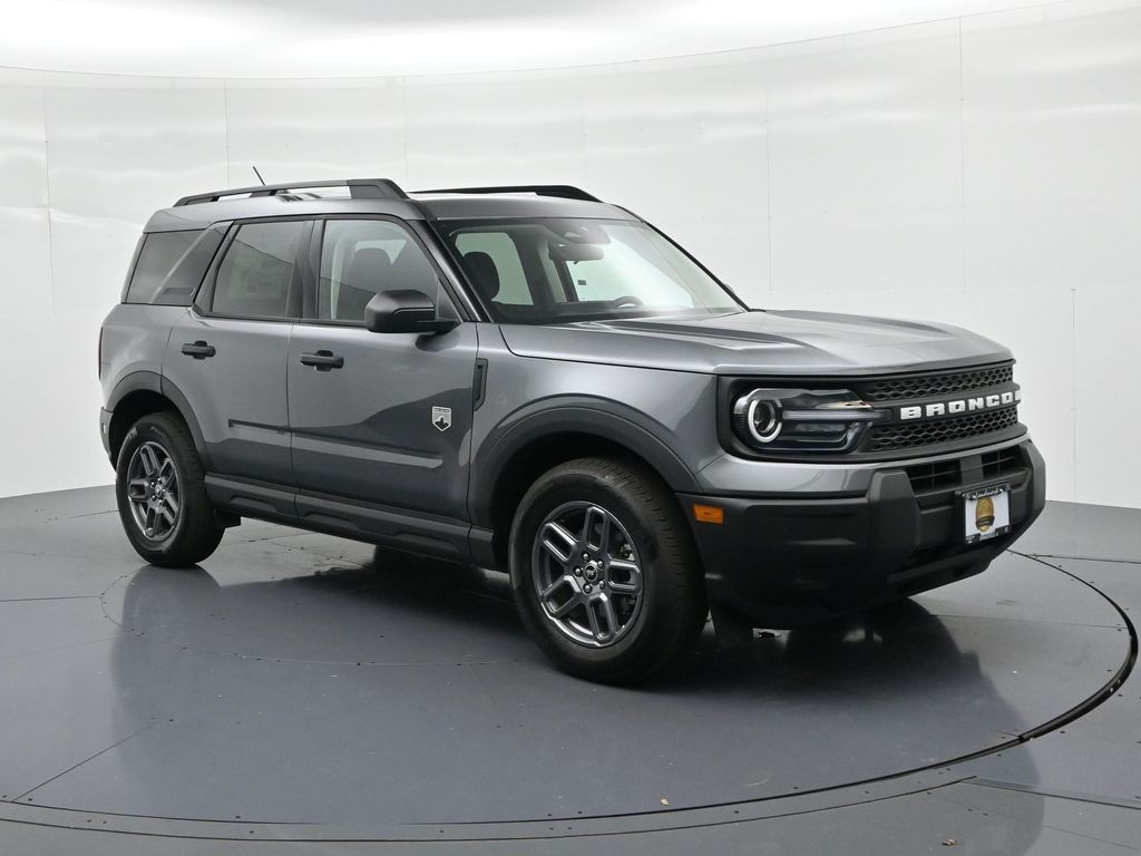 Ford Bronco Sport Vehicle Full-screen Gallery Image 4