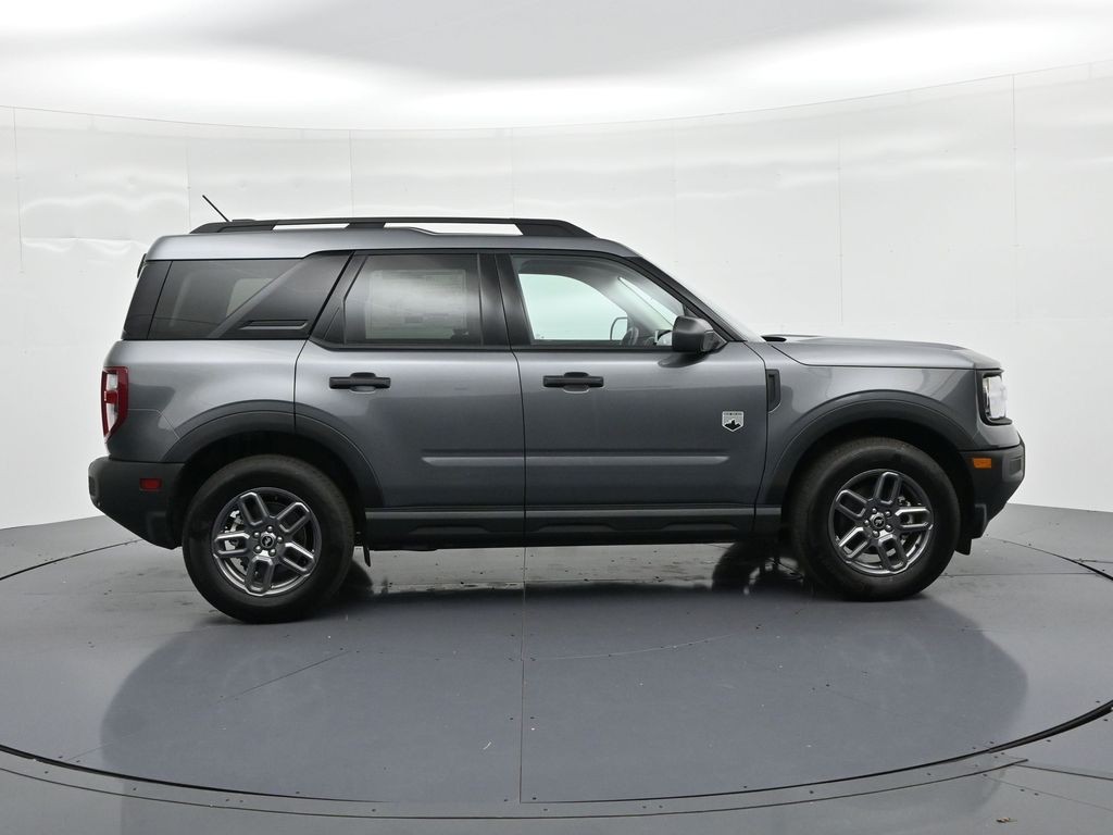 Ford Bronco Sport Vehicle Full-screen Gallery Image 5