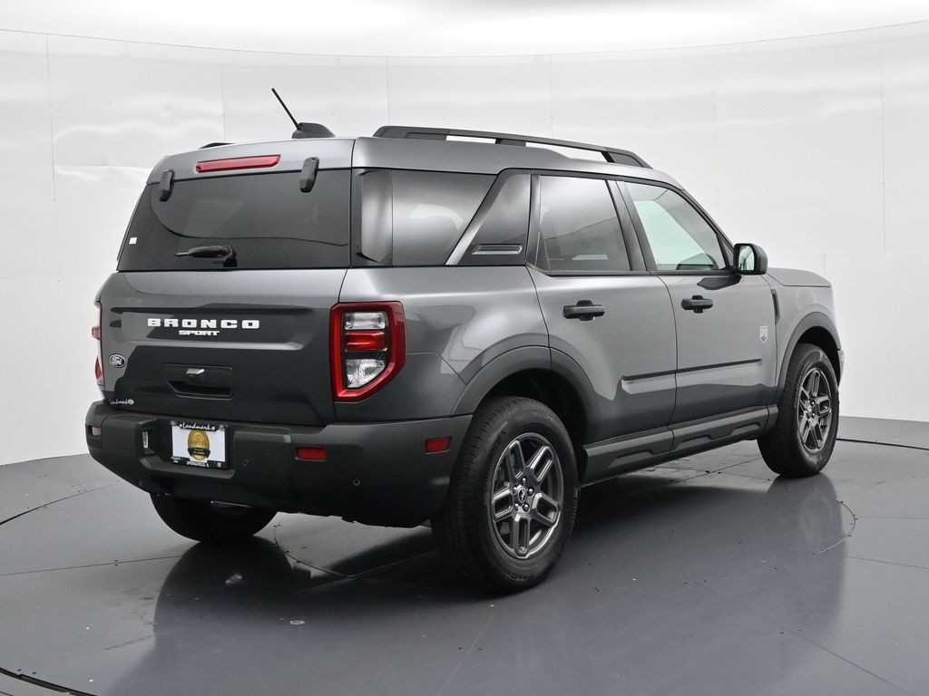 Ford Bronco Sport Vehicle Full-screen Gallery Image 6