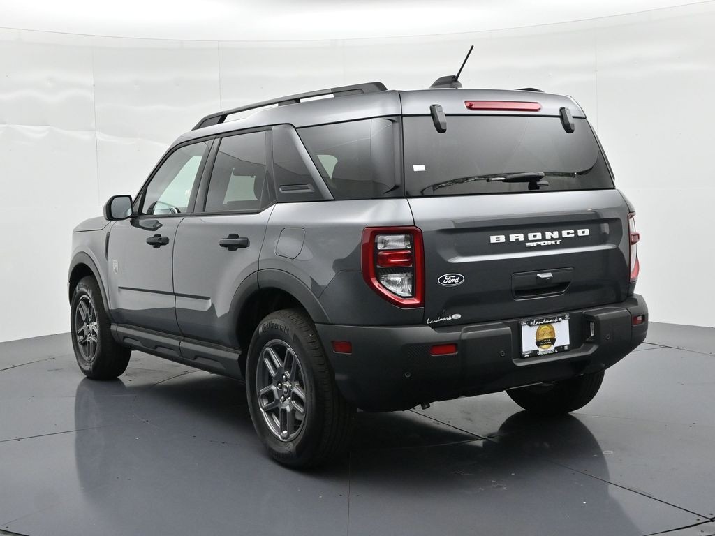 Ford Bronco Sport Vehicle Full-screen Gallery Image 8