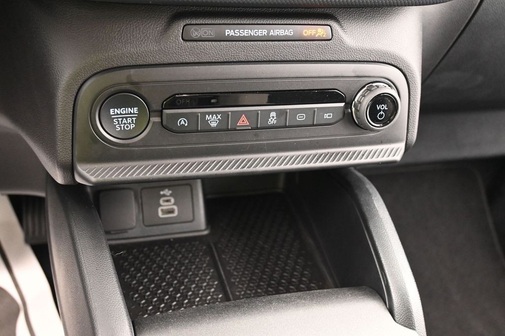 Ford Bronco Sport Vehicle Full-screen Gallery Image 11