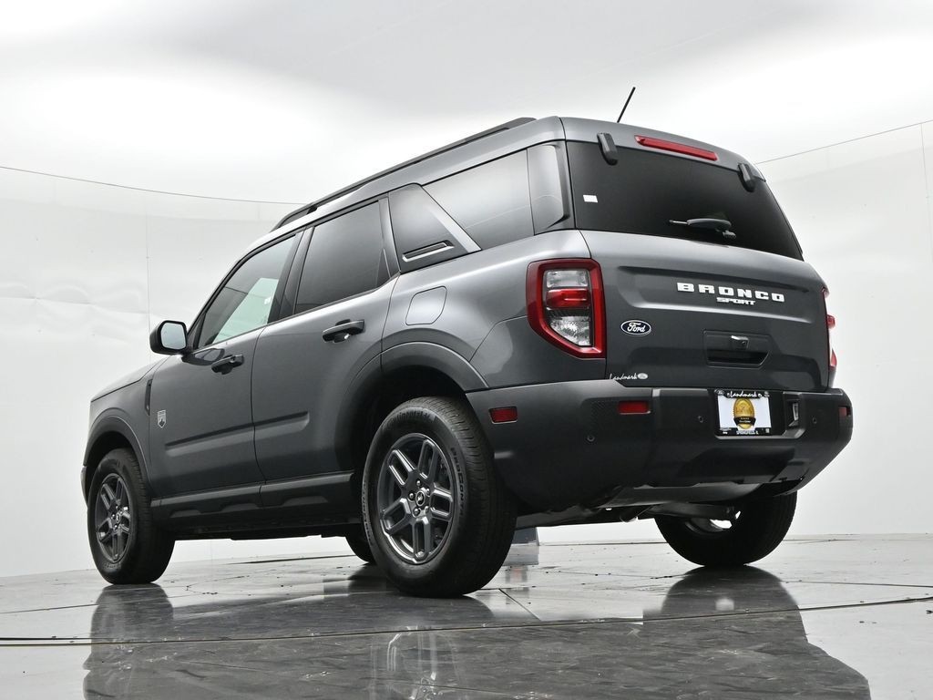 Ford Bronco Sport Vehicle Full-screen Gallery Image 19