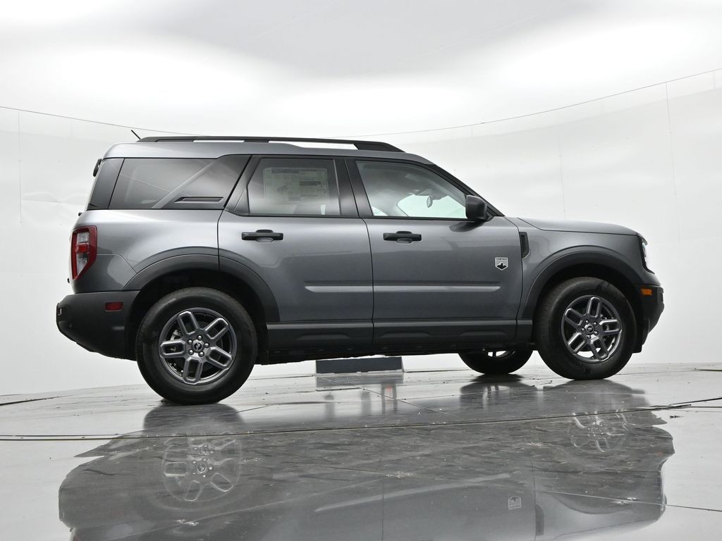Ford Bronco Sport Vehicle Full-screen Gallery Image 22
