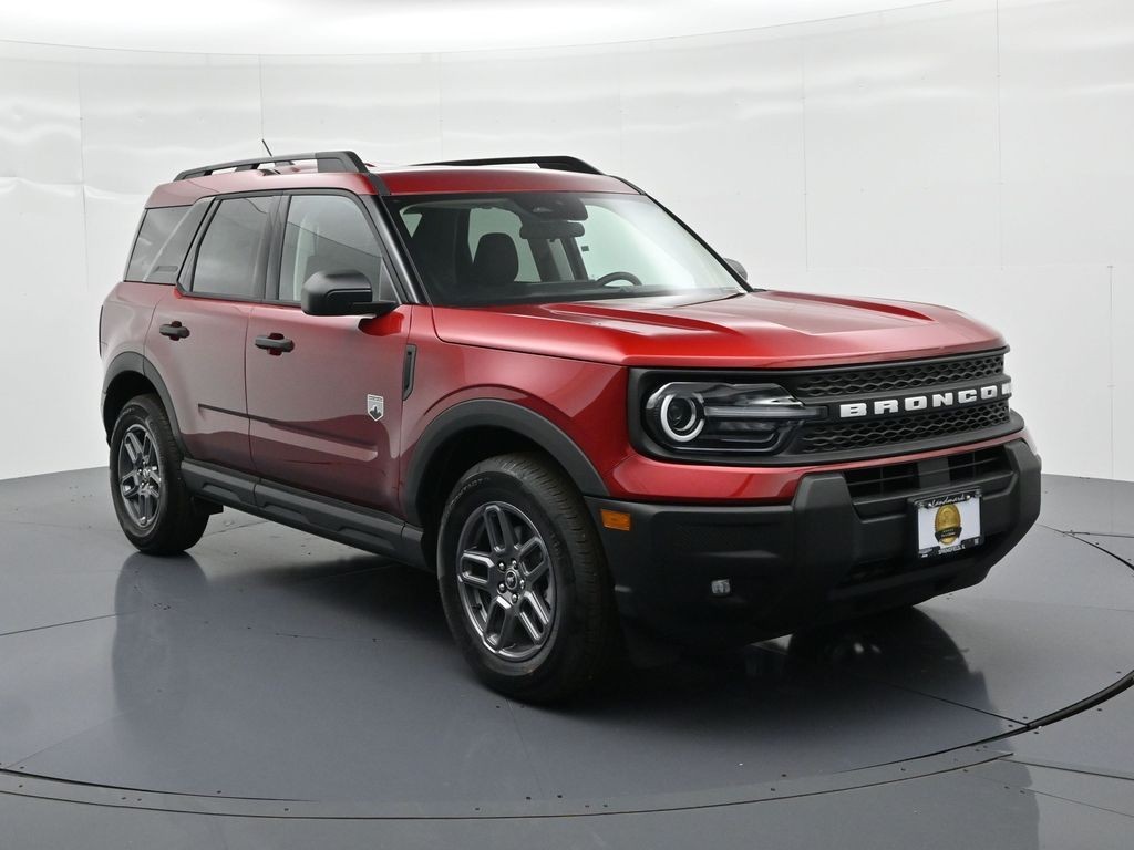 Ford Bronco Sport Vehicle Full-screen Gallery Image 4