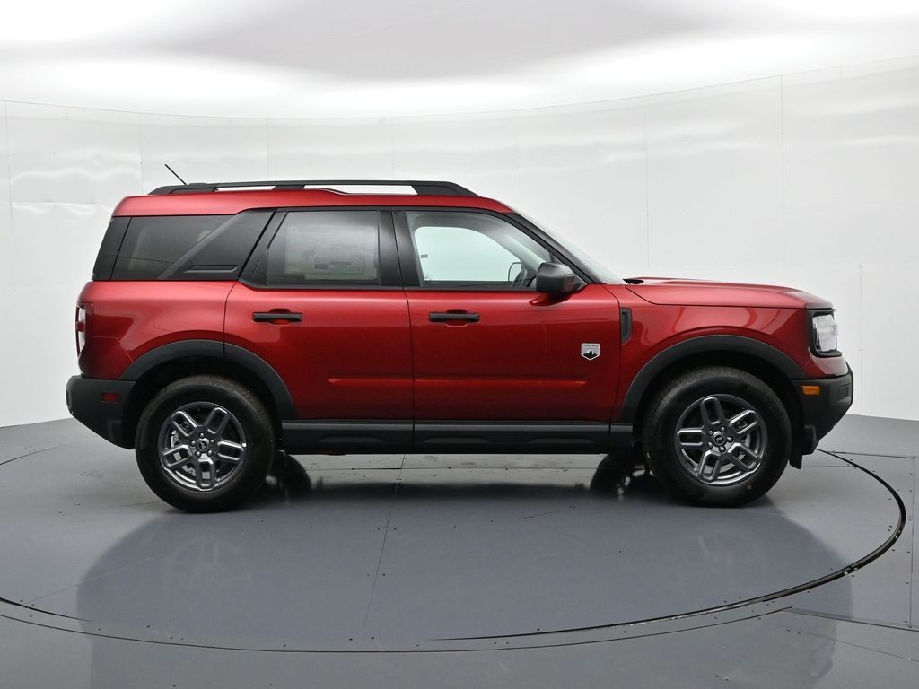Ford Bronco Sport Vehicle Full-screen Gallery Image 5