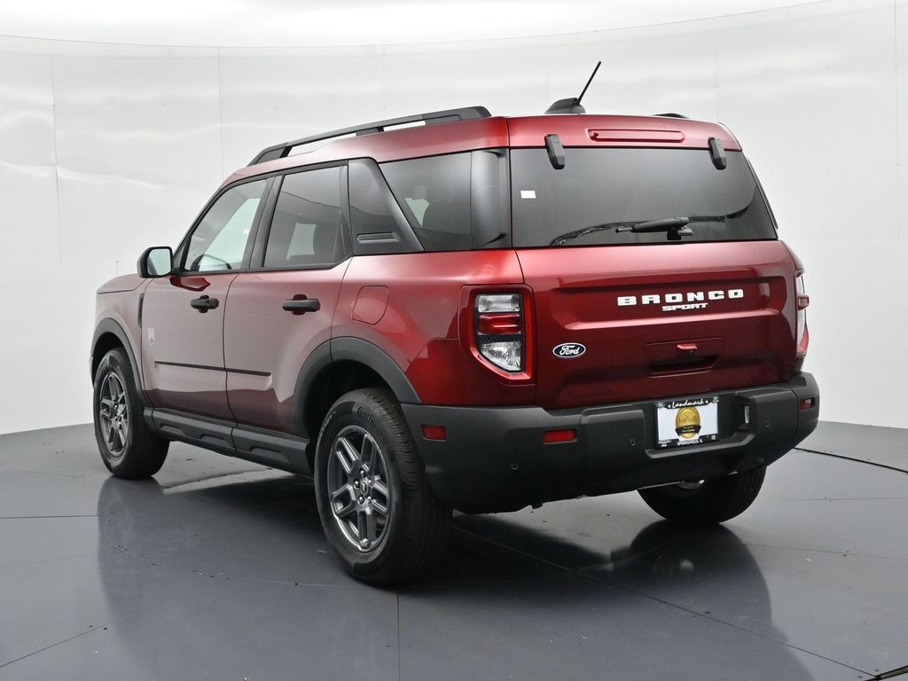 Ford Bronco Sport Vehicle Full-screen Gallery Image 8