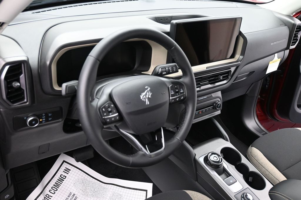 Ford Bronco Sport Vehicle Full-screen Gallery Image 14