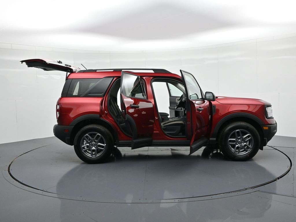 Ford Bronco Sport Vehicle Full-screen Gallery Image 23