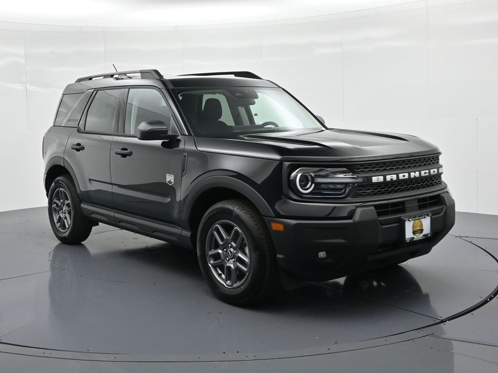Ford Bronco Sport Vehicle Full-screen Gallery Image 4
