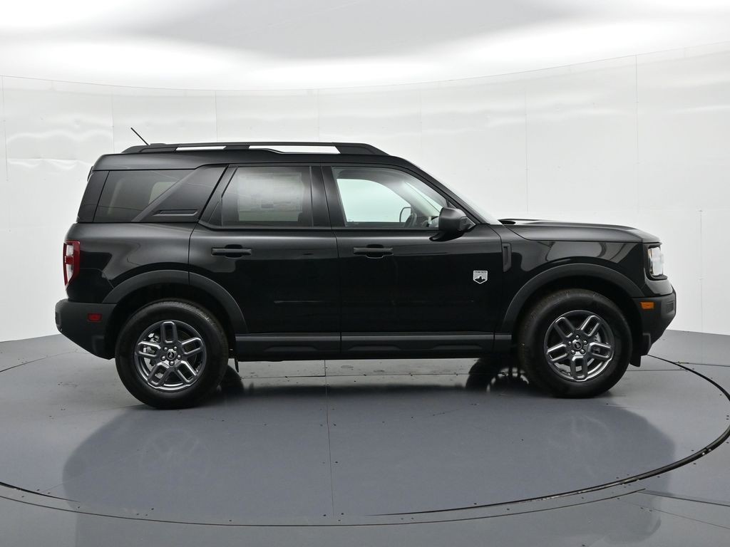 Ford Bronco Sport Vehicle Full-screen Gallery Image 5