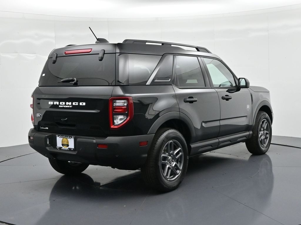 Ford Bronco Sport Vehicle Full-screen Gallery Image 6