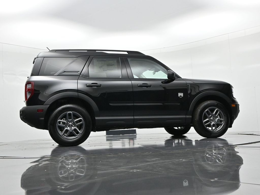 Ford Bronco Sport Vehicle Full-screen Gallery Image 22