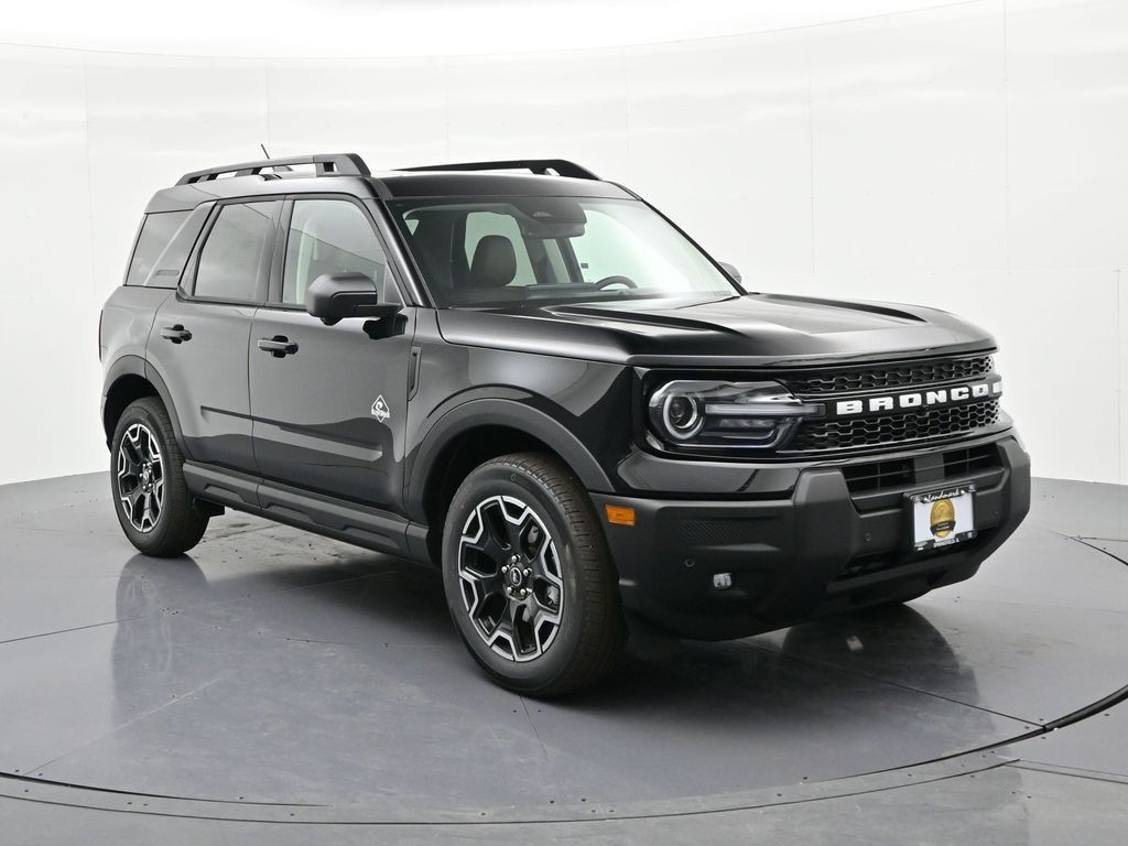 Ford Bronco Sport Vehicle Full-screen Gallery Image 4