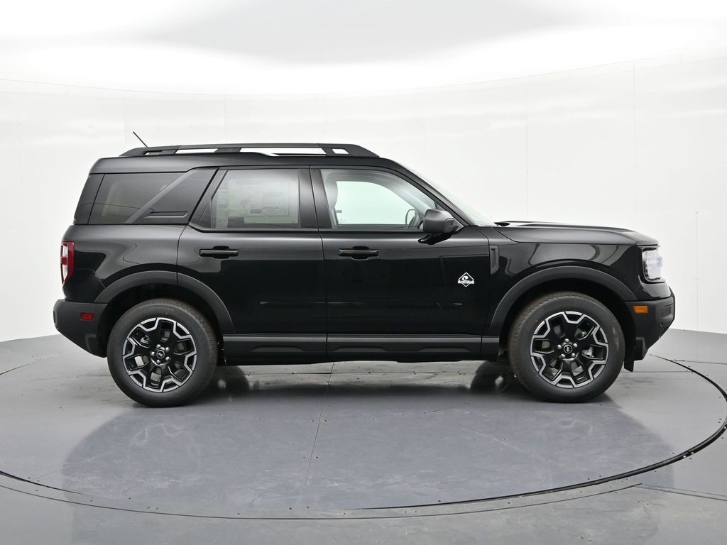 Ford Bronco Sport Vehicle Full-screen Gallery Image 5