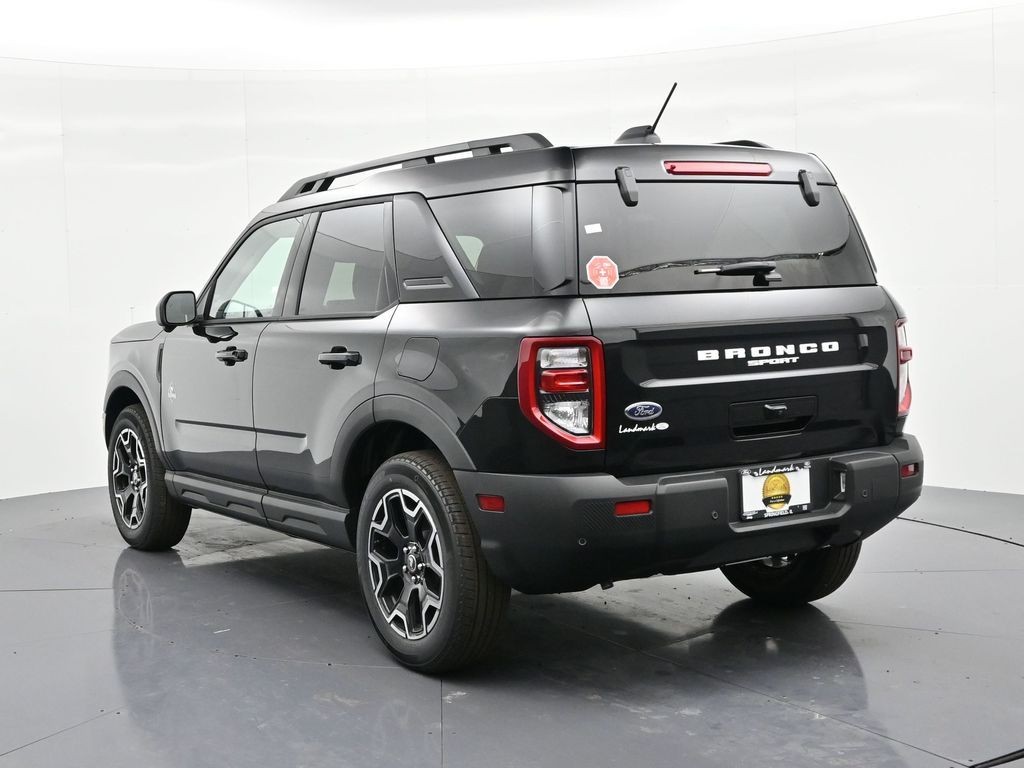 Ford Bronco Sport Vehicle Full-screen Gallery Image 8